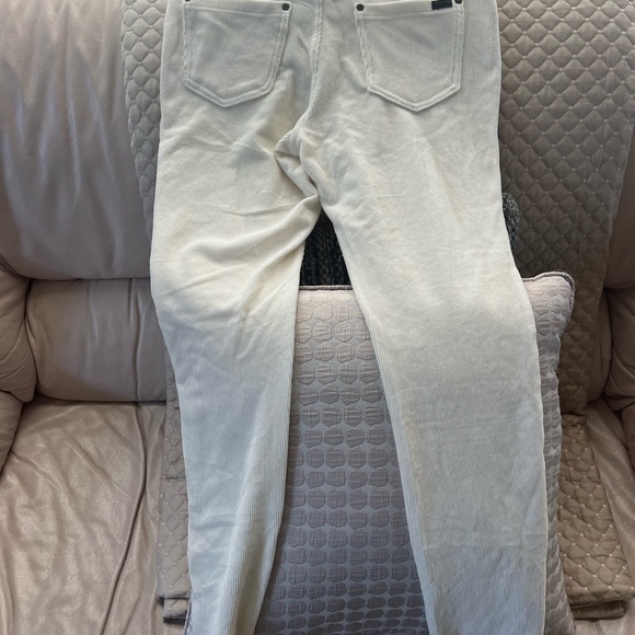 BNWOT off white cord leggings by HUE - Picture 2 of 4